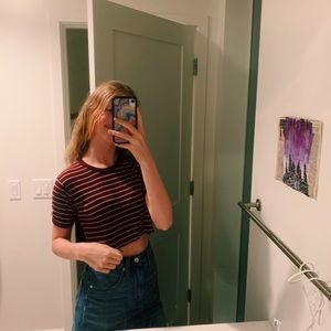 ~brandy melville cropped tee